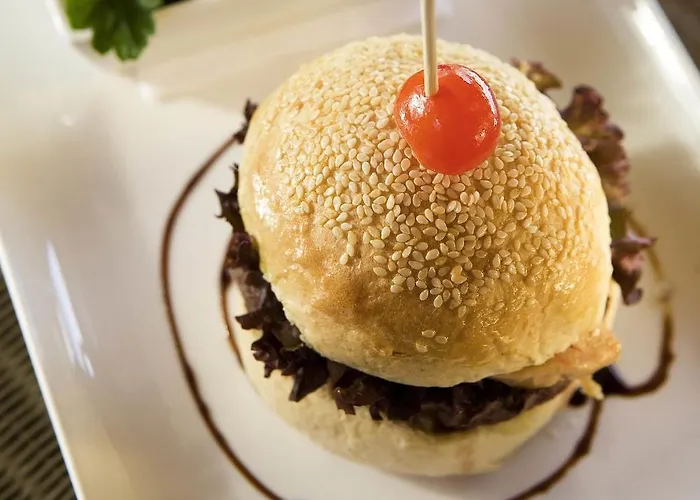 Ibis Styles Отель Шоле